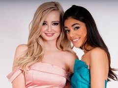 Cunnilingus, Rubia, Penetracion con dedos, Besar, Lesbiana, Coño, Estriptis, Adolescente