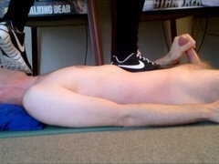 Kink, nike trample, sneaker trample