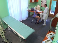 Rubia, Mamada, Corrida, Médico, Penetracion con dedos, Pajear, Enfermera, Anilingus