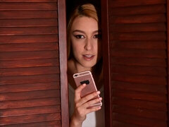 Grote mammen, Blond, Zoenen, Lesbisch, Masturbatie, Moeder die ik wil neuken, Natuurlijke tieten, Strippen