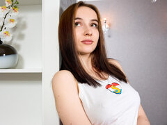 18 jahre, Braunhaarige, Unschuldig, Pornostars, Solo, Jungendliche (18+)