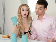 Gros seins, Blonde, Sucer une bite, Plantureuse, En levrette, Léchez, Seins naturels, Dénudage