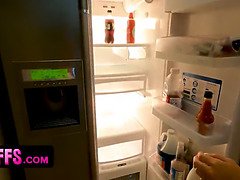 デカ尻, ディルド, グループ, Hd, なめる, オージー, オマンコ, ティーン