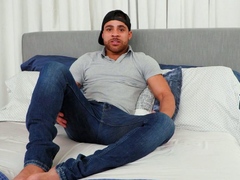 Solo straight ebony wanking his bigcock