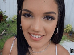 Grosse titten, Schwarz, Betrug, Schwanz, Handjob, Im freien, Pov, Öffentlich