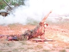 Armee, Asiatisch, Schwarz, Blasen, Hundestellung, Handjob, Im freien, Rasiert
