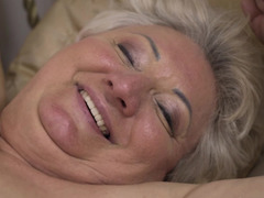 Большие сиськи, Блондинки, Минет, Семяизвержение, Бабушки, Мастурбация, Зрелые, Чулки