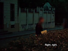 Tussi, Braunhaarige, Hardcore, Nippel, Im freien, Öffentlich, Reiten, Tätowierung