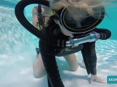 Grosse titten, Fetisch, Handjob, Hardcore, Pool, Jungendliche (18+), Eng, Unter wasser