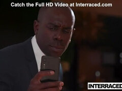 In den arsch, Schwarz, Fingern, Riesenschwanz, Interrassisch, Milf, Büro, Ehefrau