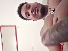 Enthousiasteling, Grote lul, Homo, Handbeurt, Interraciaal, Latijnse vrouw, Masturbatie, Spier