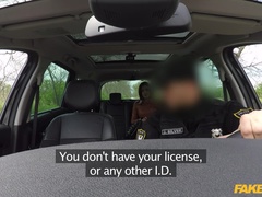 Enthousiasteling, Kont, Auto, Hondjeshouding, Masturbatie, Buiten, Roodharige vrouw, Uniformpje
