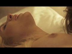 ブロンド, 茶髪の, 指いじり, フランス人, レズビアン, 下着, ふっくら乳首, ストリップ