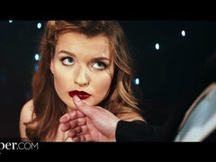 Grote mammen, Blond, Pijpbeurt, Hondjeshouding, Handbeurt, Penis, Kousen, Tiener