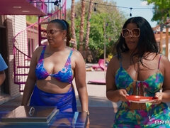 Zwart, Bruinharig, Zwart, Keuken, Moeder die ik wil neuken, Moeder, Tatoeage, Vrouw