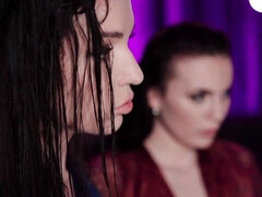 Gros cul, Grosse bite, Gros seins, Brunette brune, 2 femmes 1 homme, Léchez, Mère que j'aimerais baiser, Chatte