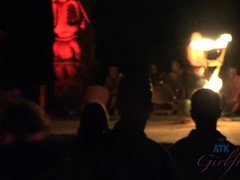 デカパイ, フェラチオ, 茶髪の, ドレス, オマンコ, 剃毛, ストリッピング, タトゥー