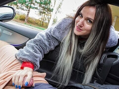 18 ans, Gros cul, Grosse bite, Gros seins, Sucer une bite, Brunette brune, Maigrichonne, Pute