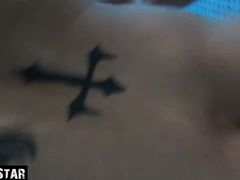 Amateur, Blonde, Sucer une bite, Embrassement, Piscine, Public, Maigrichonne, Nénés