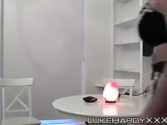 Grote mammen, Pijpbeurt, Brits, Hondjeshouding, Vrijster, Schreeuwen, Kousen, Uniformpje