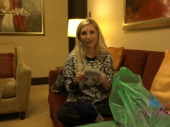 Amateur, Rubia, Mamada, Masturbacion con pies, Gafas, Pequeña, Coño, Tetas