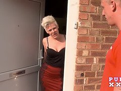Grote kont, Grote mammen, Blond, Pijpbeurt, Oudere vrouw, Sperma shot, Diep in de keel, Moeder die ik wil neuken