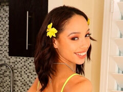 Brunette brune, En levrette, Noir ébène, Hard, Pénis, Maigrichonne, Tatouage, Nénés