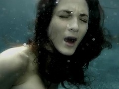 Tussi, Grosse titten, Braunhaarige, Hardcore, Titten, Unter wasser