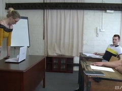 Éjaculation interne, Tir de sperme, Européenne, Faciale, Lingerie, Piercing, Tatouage, Plan cul à trois