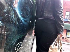 Nice fat candid ass at the bus stop