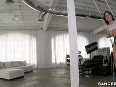 Gros cul, Brunette brune, Éjaculation interne, Tir de sperme, Branlette thaïlandaise, Hard, Seins naturels, Nénés