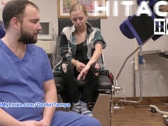 Américain, Derrière les coulisses, Collège université, Médecin, Masturbation, Orgasme, Maigrichonne, Jouets