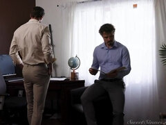 Gros cul, Brunette brune, Plantureuse, Tir de sperme, Mère que j'aimerais baiser, Seins naturels, Pute, Nénés