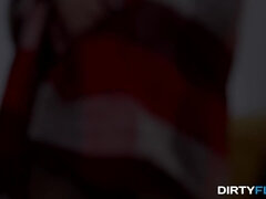 Blondine, Blasen, Besamung, Spermaladung, Schmutzig, Fingern, Natürlichen titten, Jungendliche (18+)