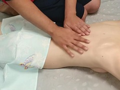 Enthousiasteling, Klietelaar, Huisgemaakt, Masseren, Natuurlijke tieten, Olie, Orgasme, Klein