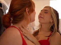 Femme poilue, pegging, amateur facial