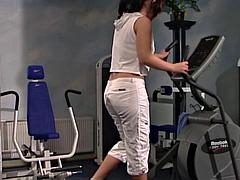 Brunette brune, Tir de sperme, Gym, Hard, Hd, Rugueux