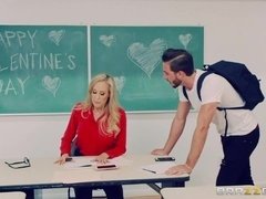 デカ尻, デカパイ, ブロンド, フェラチオ, ストッキング, ストリッピング, 教師, オッパイの