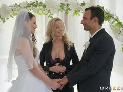 Erstaunlich, Arsch, Braut, Schwanz, Hausmädchen, Reiten, Flotter dreier, Titten