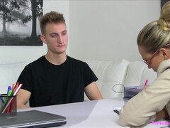 素人, フェラチオ, 中出し, 足, フェティッシュ, 手コキする, オフィス, オマンコ