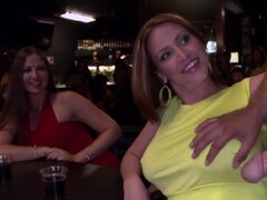 Blasen, Schwanz, Fetisch, Interrassisch, Milf, Party, Penis, Öffentlich