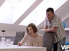 18 ans, Sucer une bite, Plantureuse, Tchèque, En levrette, Européenne, Hd, Adolescente