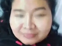 CHUBBY THAI MASTURBATING ON CAM