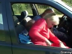 Schönheit, Blondine, Vollbusig, Auto, Masturbation, Milf, Öffentlich, Muschi