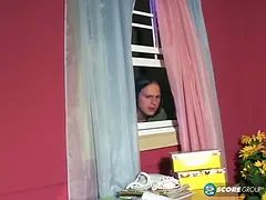 Leie, Blasen, Braunhaarige, Sperma im mund, Latina, Milf, Rotschopf, Überraschung