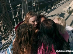 Loco, Penetracion con dedos, Lesbiana, Lamidas, Orgía, Coño, Tetas, Mojado