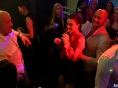 Блондинки, Минет, Смазливые, Поцелуи, Лесбиянка, Вечеринка, Душ, Свингеры