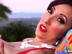 Tetas grandes, Masturbación, Maduro, Madres para coger, Al aire libre, Piscina, Solo