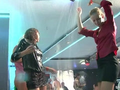 Amateur, Morena, Penetracion con dedos, Interracial, Fiesta, Ducha, Tetas, Mojado