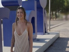 Plage, Exhib, Nue  à poil, Seins naturels, Piercing, Public, Tatouage, Voyeur